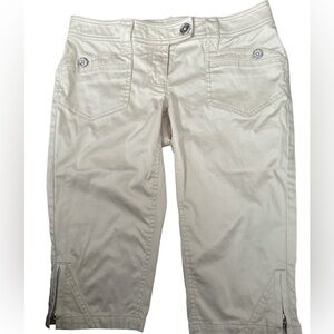 WHITE HOUSE BLACK MARKET Light Tan/Cream Slim Petal Pushers Size 4 Mint!